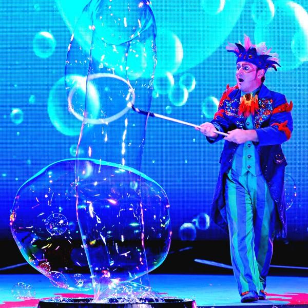 B – The Underwater Bubble Show